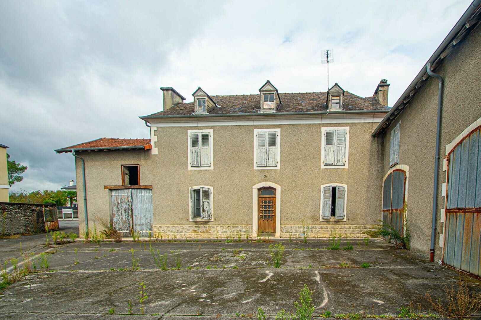 Maison à vendre 3 470m2 à Mazères-Lezons vignette-2