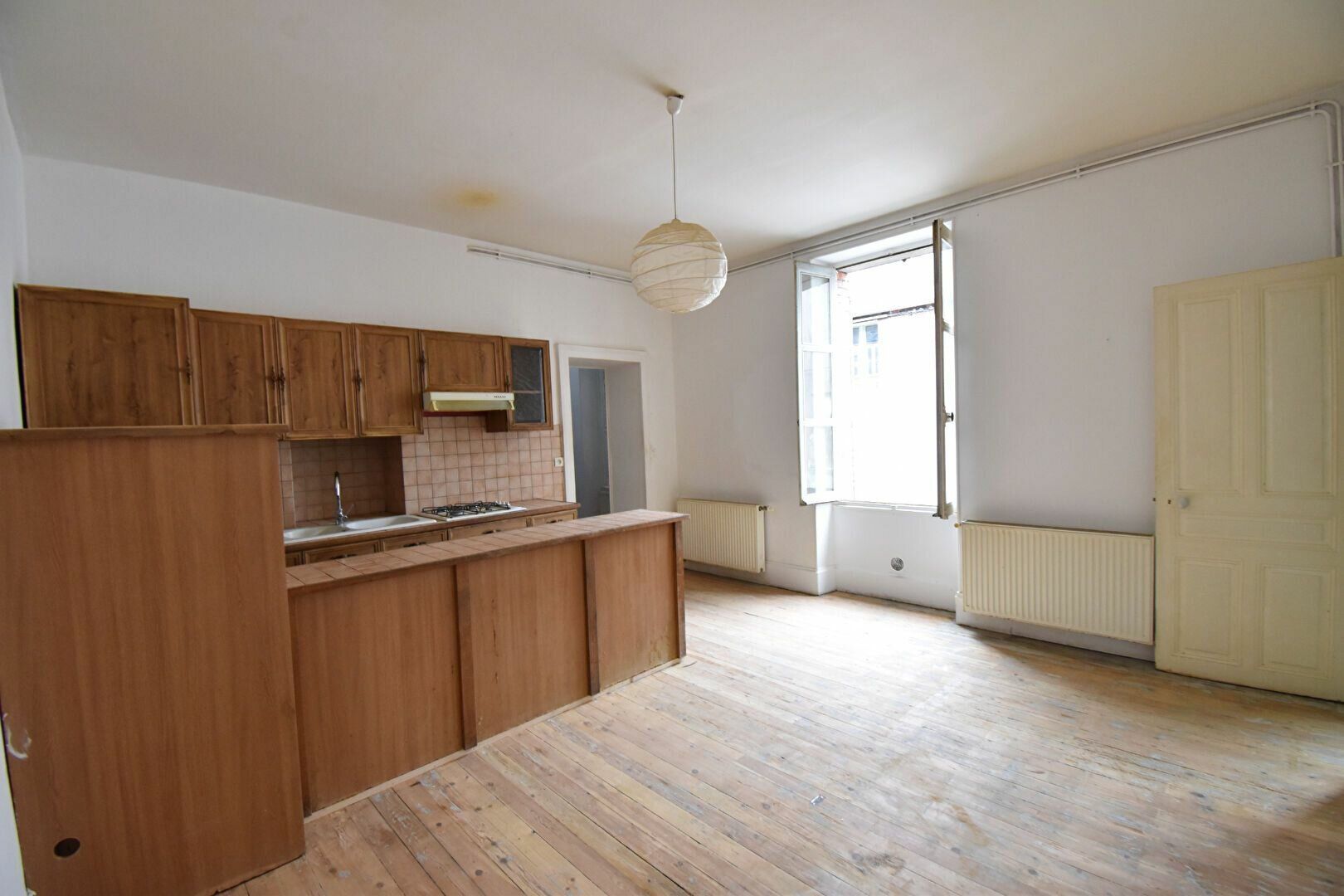 Appartement à vendre 4 m2 à Cosne-Cours-sur-Loire vignette-3