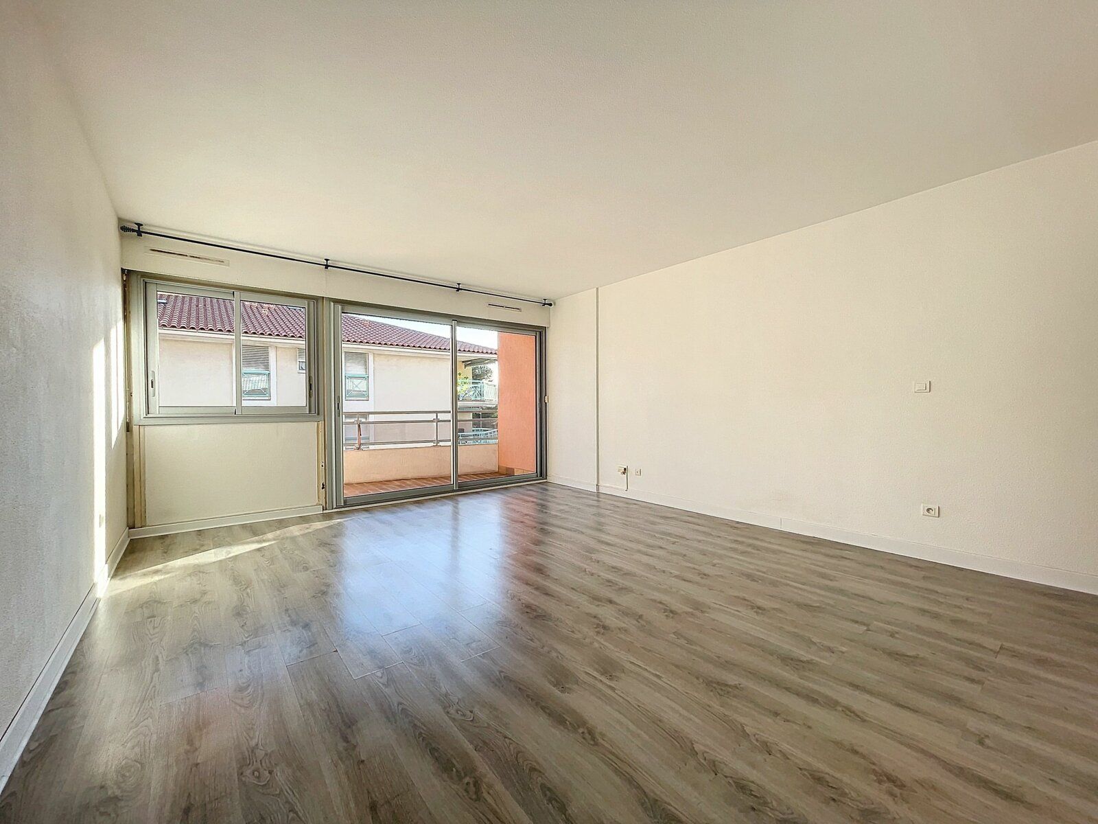Appartement à vendre 1 33m2 à Saint-Raphaël vignette-2