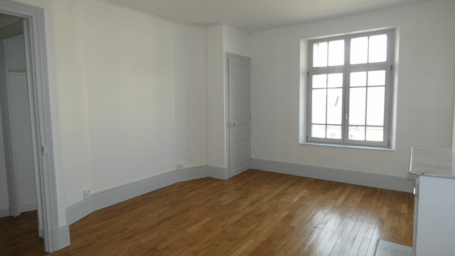 Appartement à louer 2 m2 à Château-Thierry vignette-7
