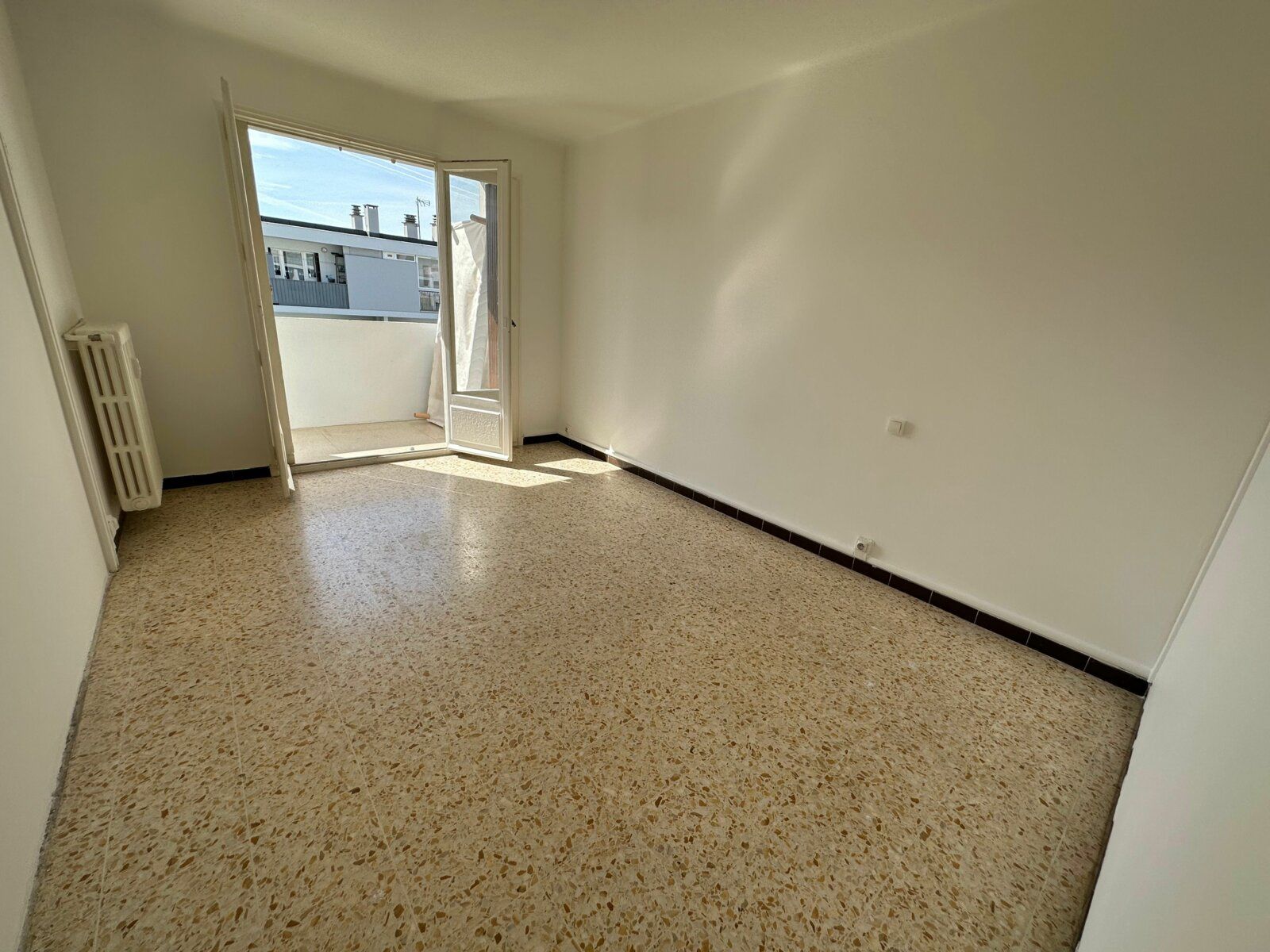 Appartement à vendre 3 67.07m2 à Toulon vignette-5