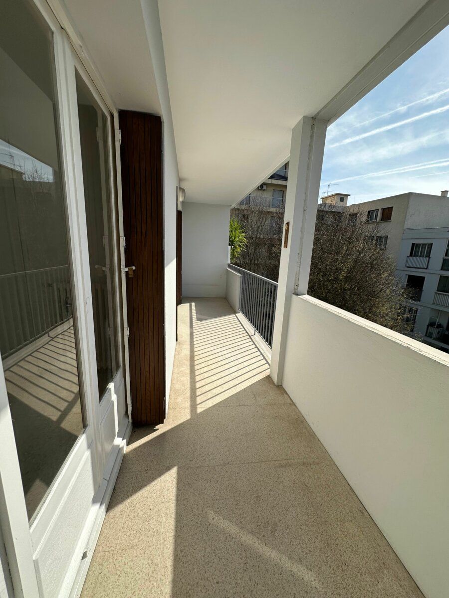 Appartement à vendre 3 67.07m2 à Toulon vignette-1