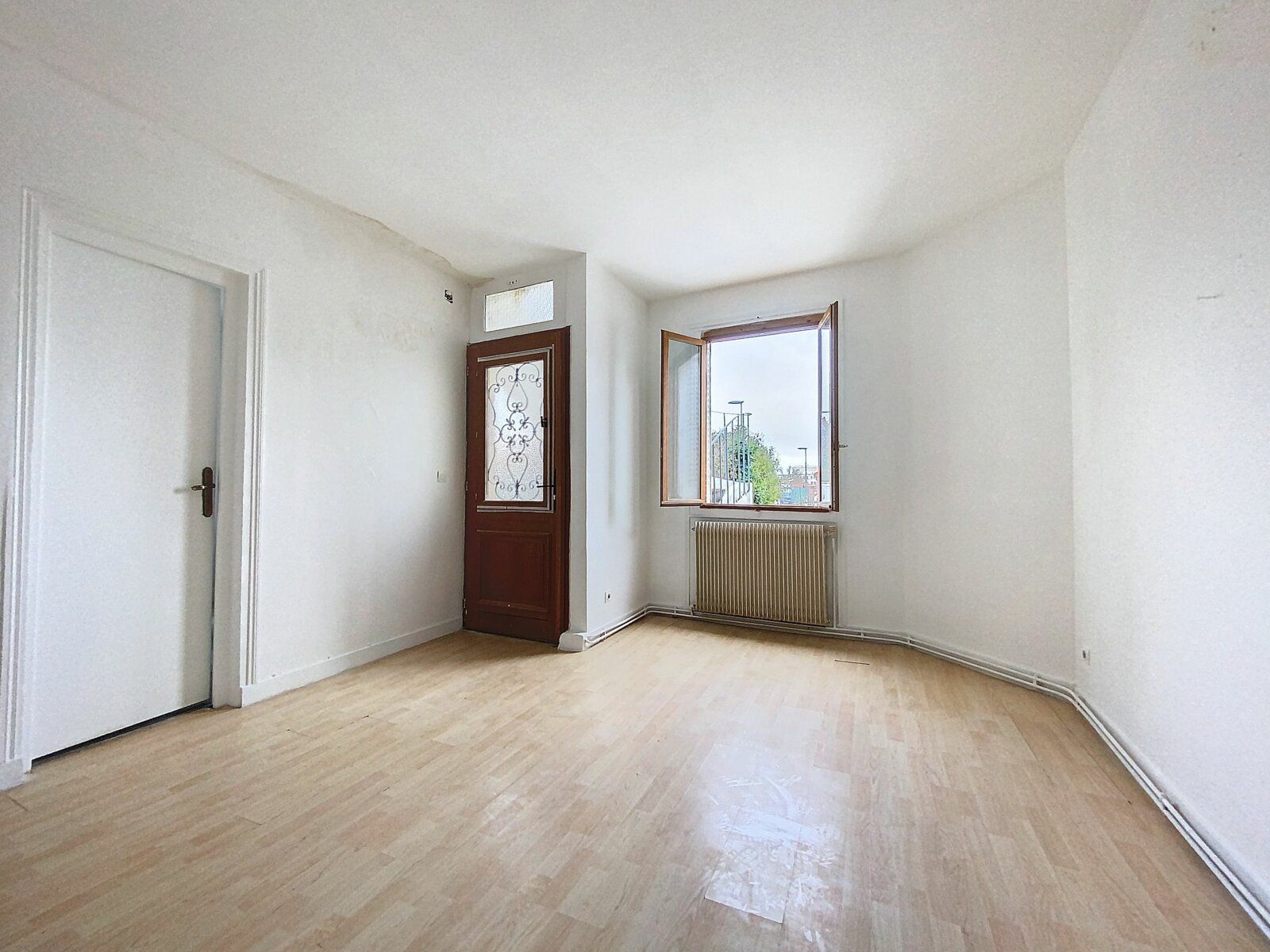 Appartement à vendre 5 114m2 à Châtillon vignette-3