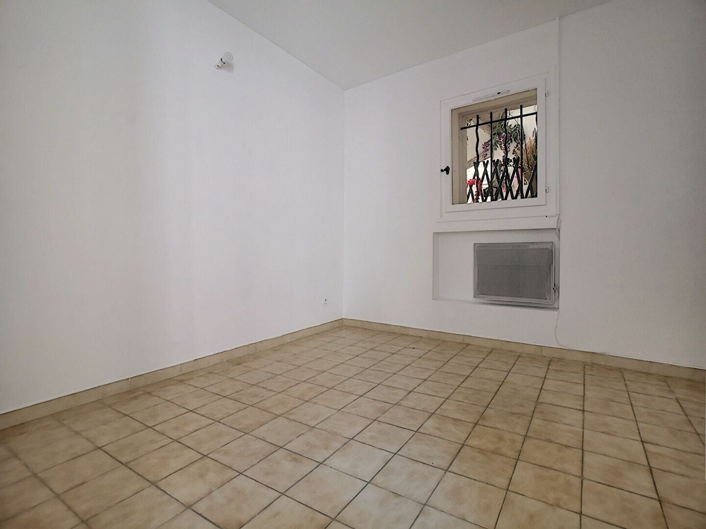 Appartement à vendre 4 63m2 à Saint-Laurent-du-Var vignette-10