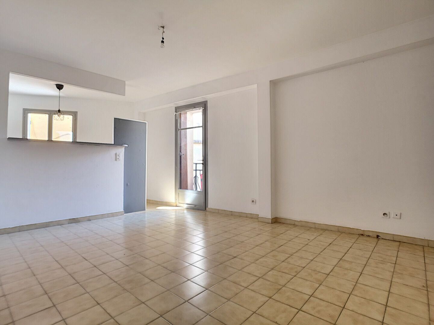 Appartement à vendre 4 63m2 à Saint-Laurent-du-Var vignette-4