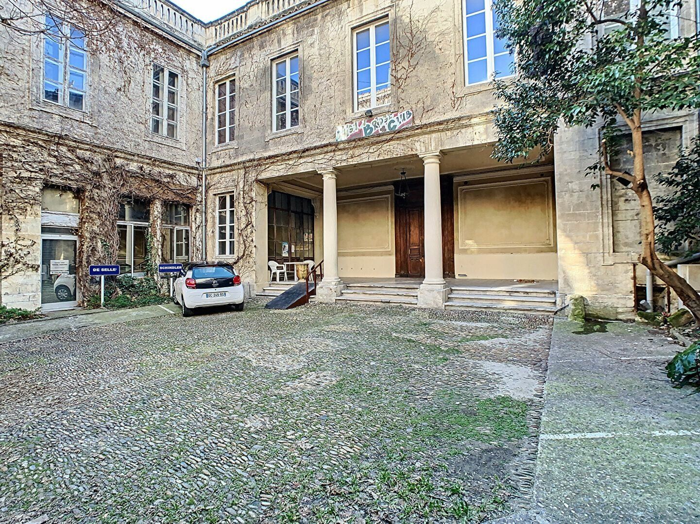 Appartement à vendre 5 177.34m2 à Avignon vignette-4
