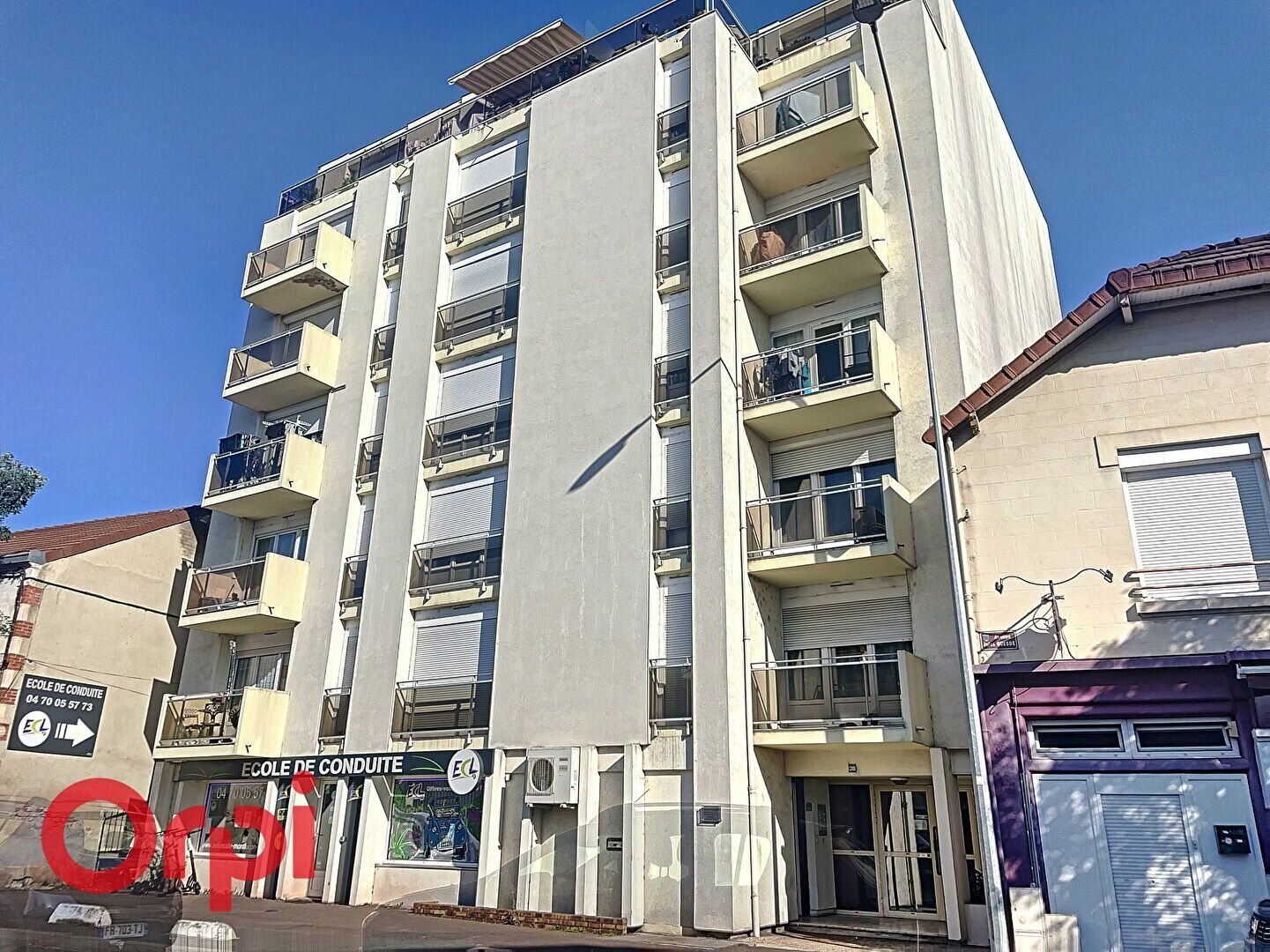 Appartement à vendre 3 67m2 à Montluçon vignette-1