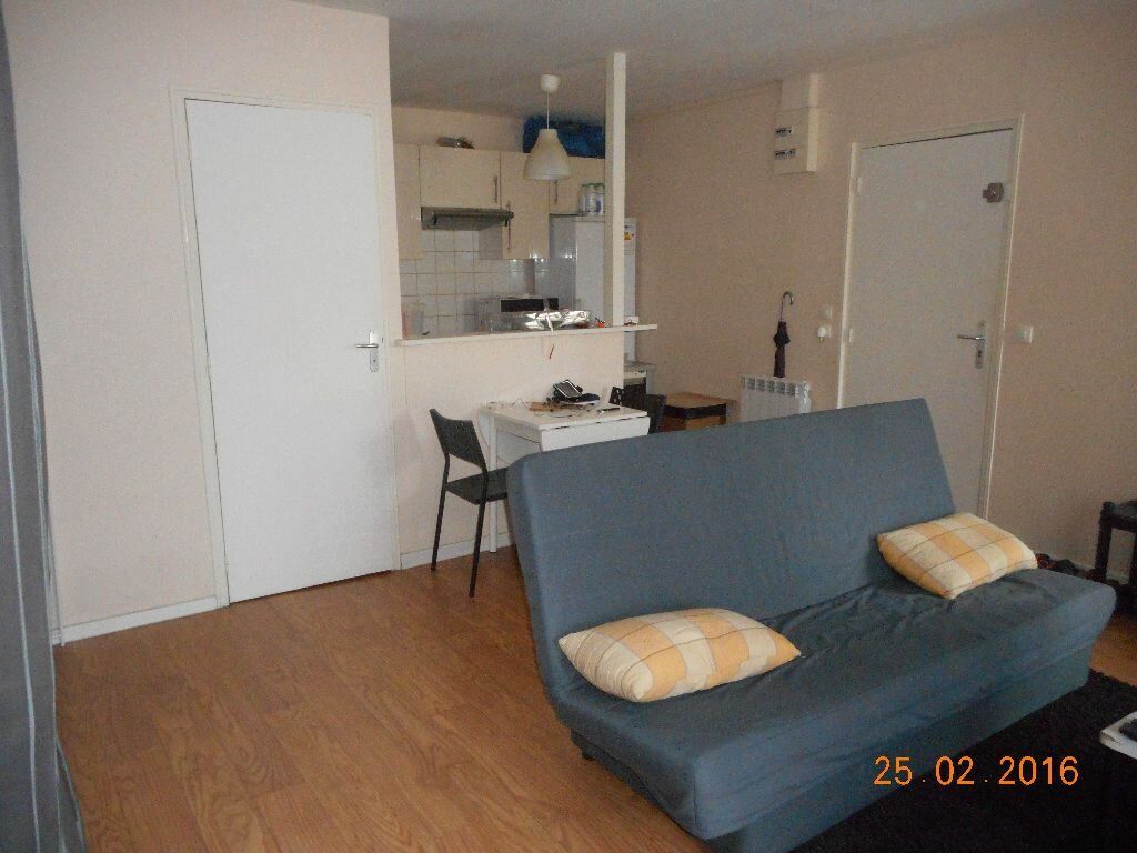 Appartement à louer 1 m2 à Lizy-sur-Ourcq vignette-1