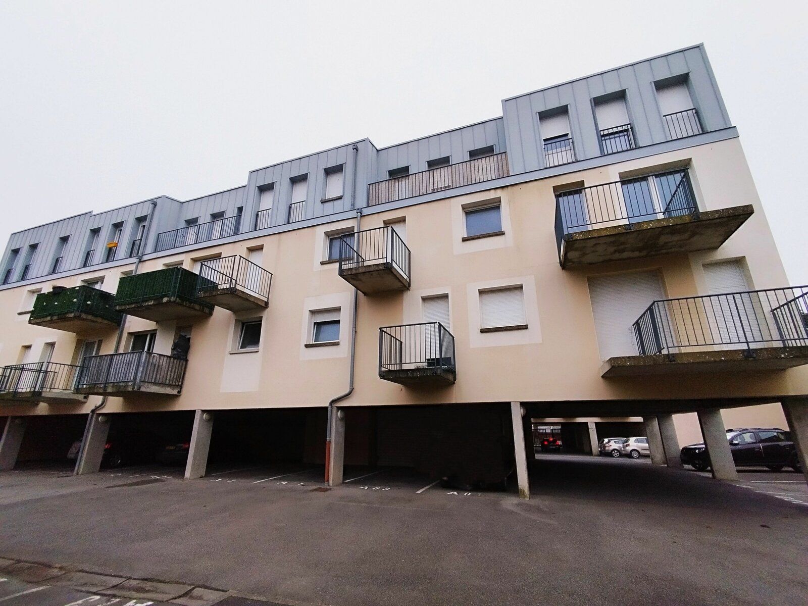 Appartement à vendre 2 47.42m2 à Saint-Quentin vignette-1