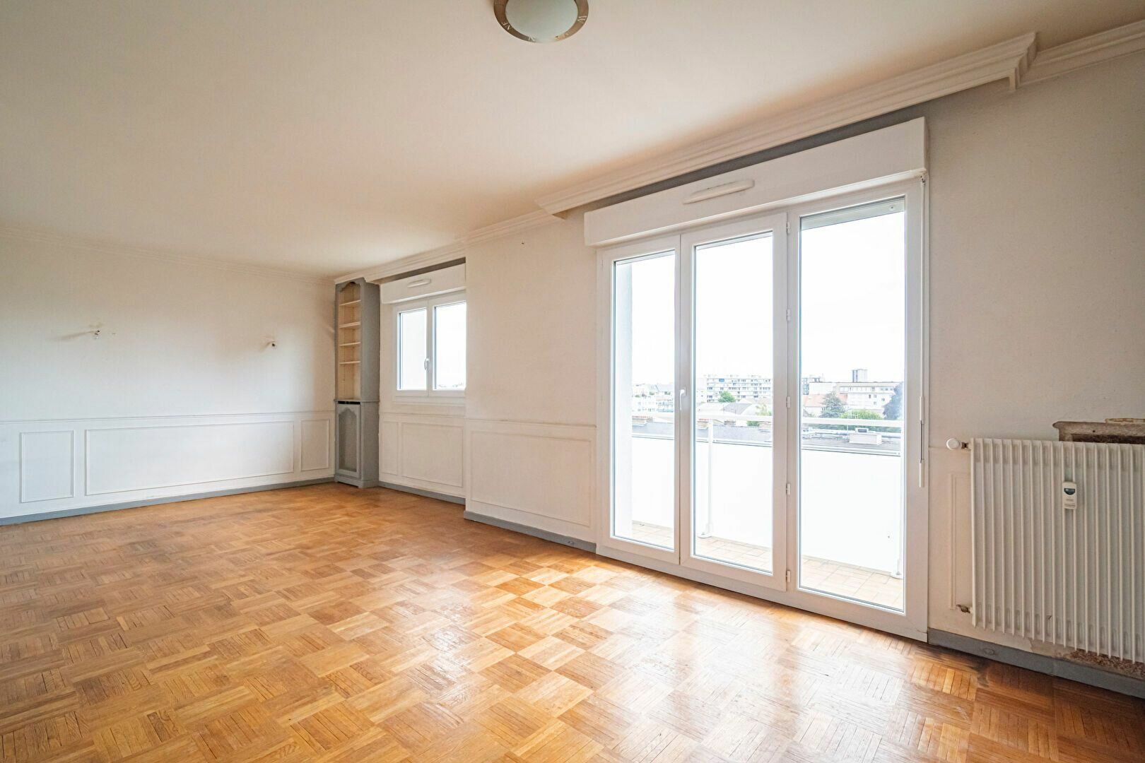 Appartement à vendre 2 70m2 à Reims vignette-1