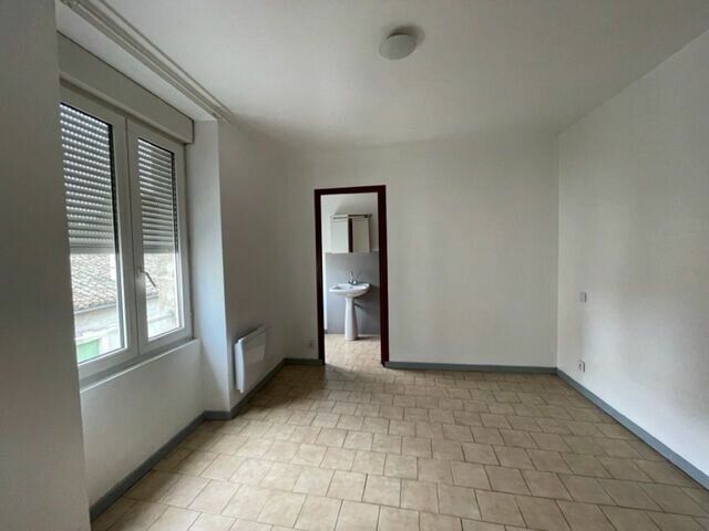 Appartement à louer 1 47.77m2 à Vallon-Pont-d'Arc vignette-3