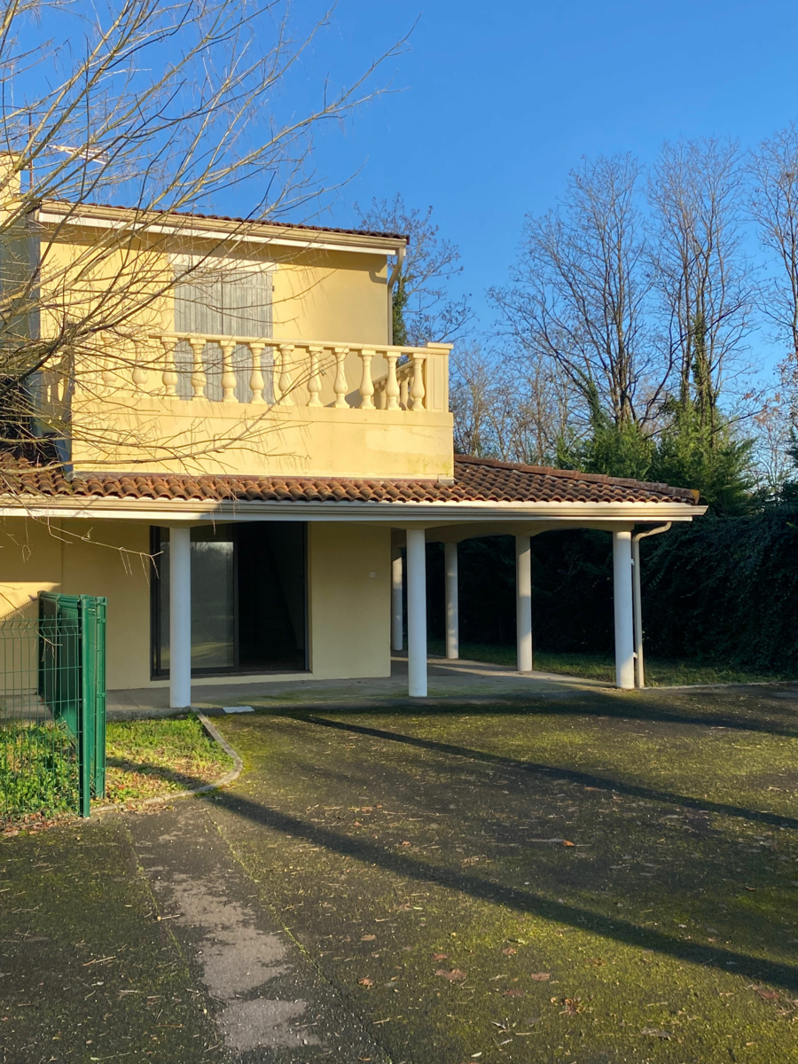Maison à vendre 3 m2 à Ambarès-et-Lagrave vignette-1