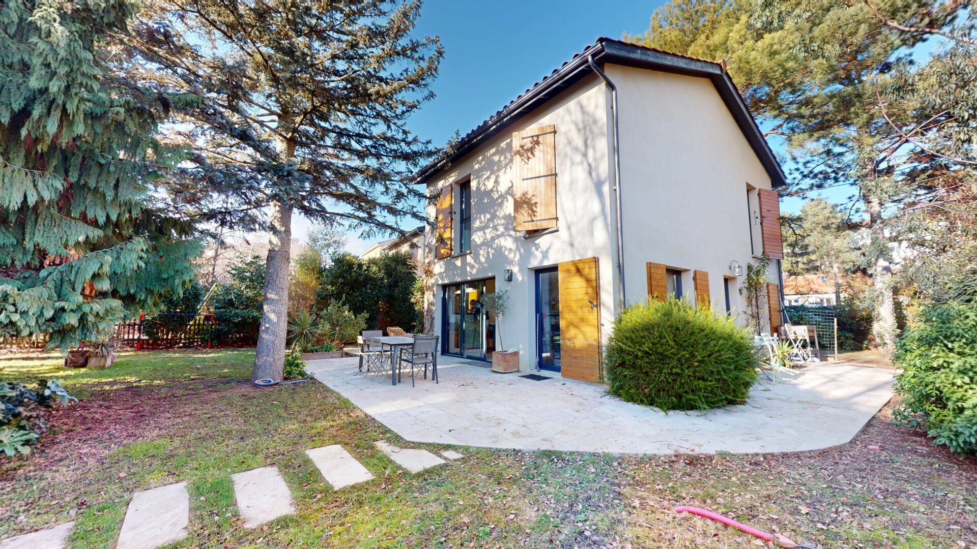 Maison à vendre 5 136.05m2 à Saint-Cyr-au-Mont-d'Or vignette-2