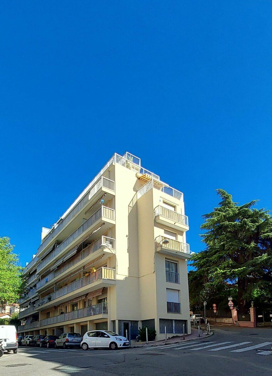 Appartement à vendre 2 58.57m2 à Nice vignette-1