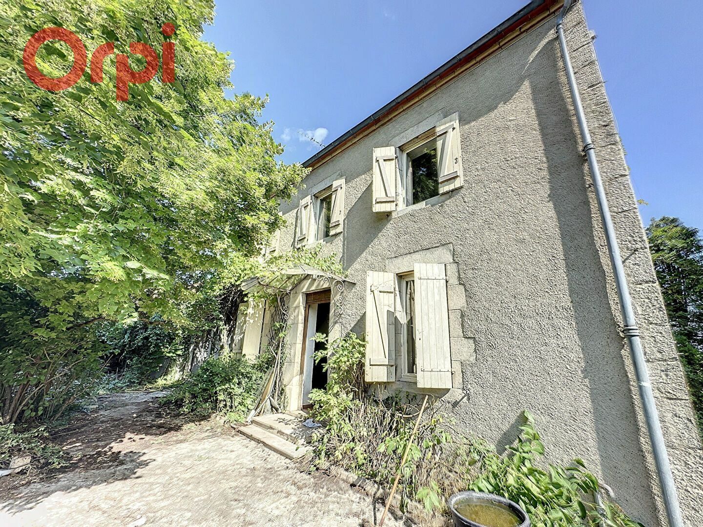 Maison à vendre 6 140.21m2 à Saint-Priest-d'Andelot vignette-1