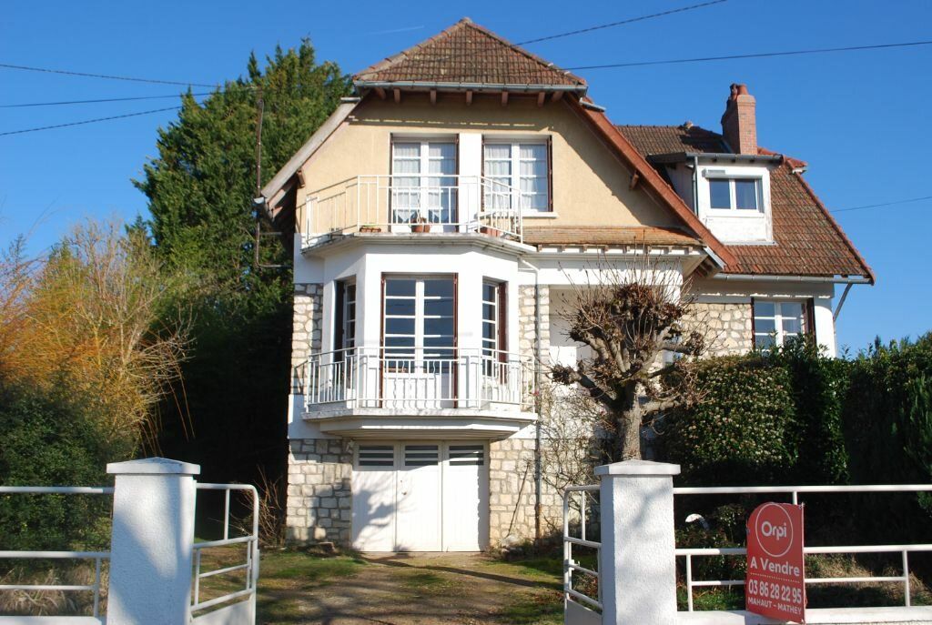Maison à vendre 6 150m2 à Cosne-Cours-sur-Loire vignette-1