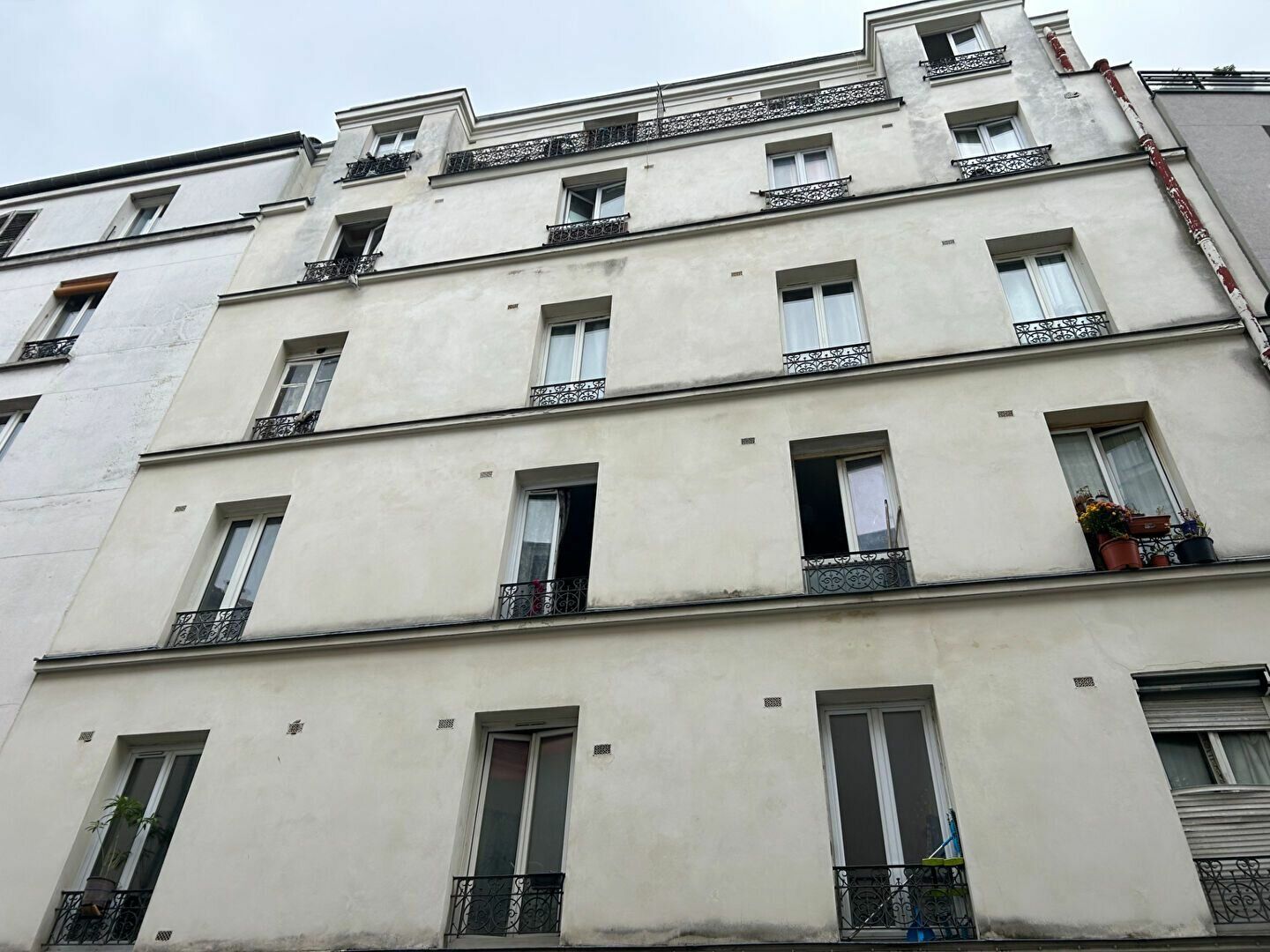 Appartement à vendre 1 11m2 à Paris 18 vignette-1