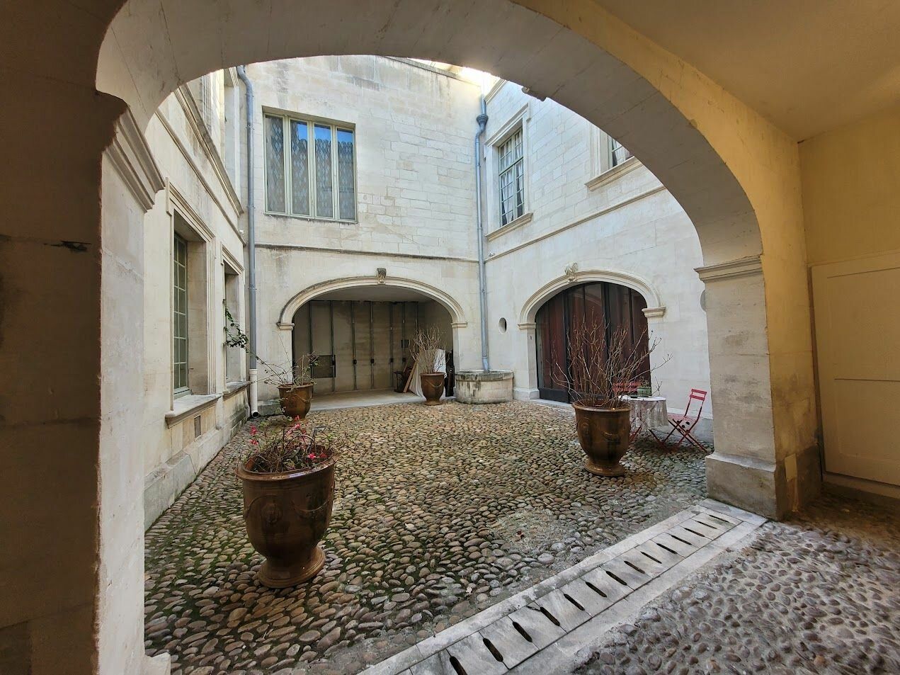 Appartement à vendre 4 106m2 à Avignon vignette-1