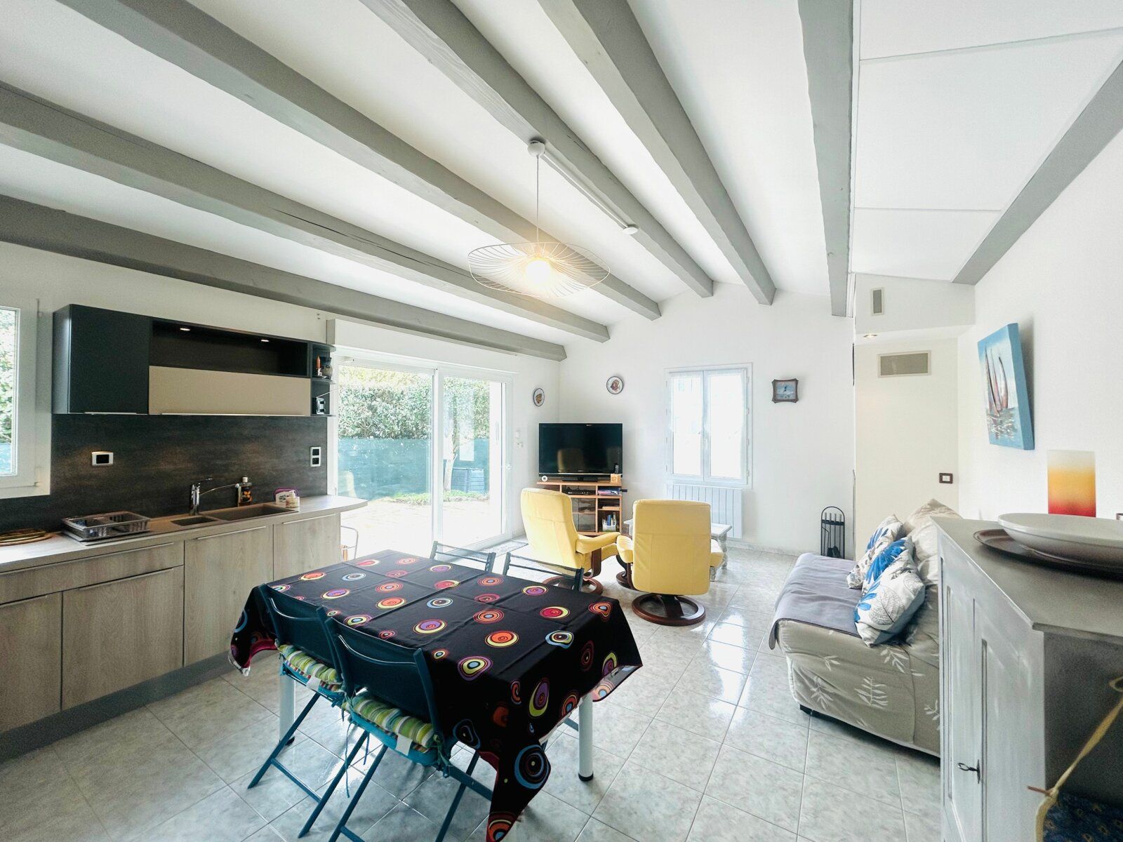 Maison à vendre 4 m2 à Saint-Pierre-d'Oléron vignette-3