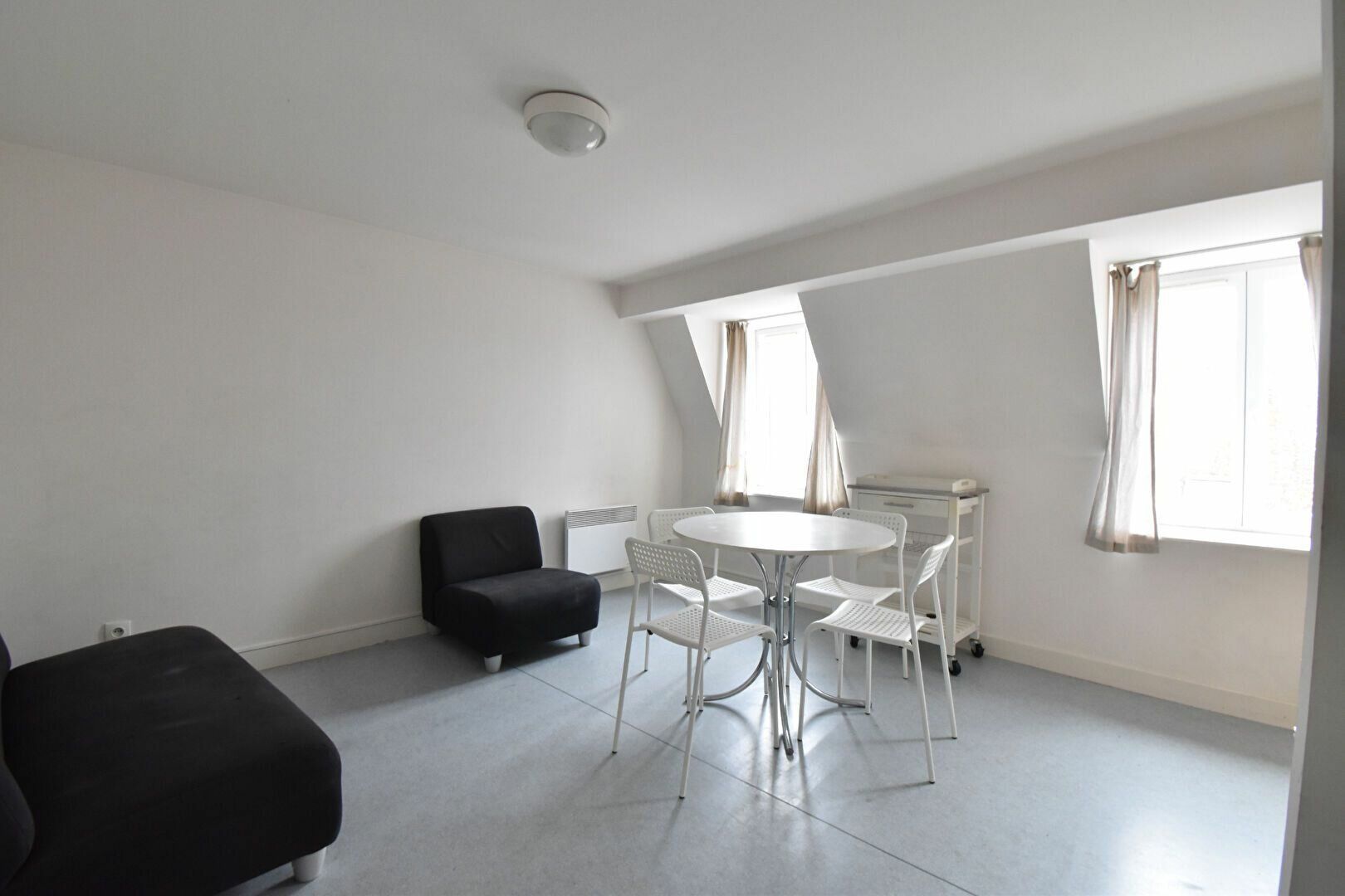 Appartement à vendre 1 25m2 à Cosne-Cours-sur-Loire vignette-2