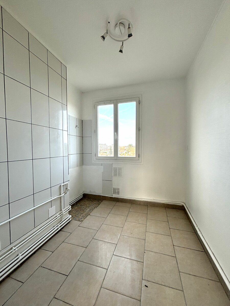 Appartement à vendre 3 63.99m2 à Compiègne vignette-5