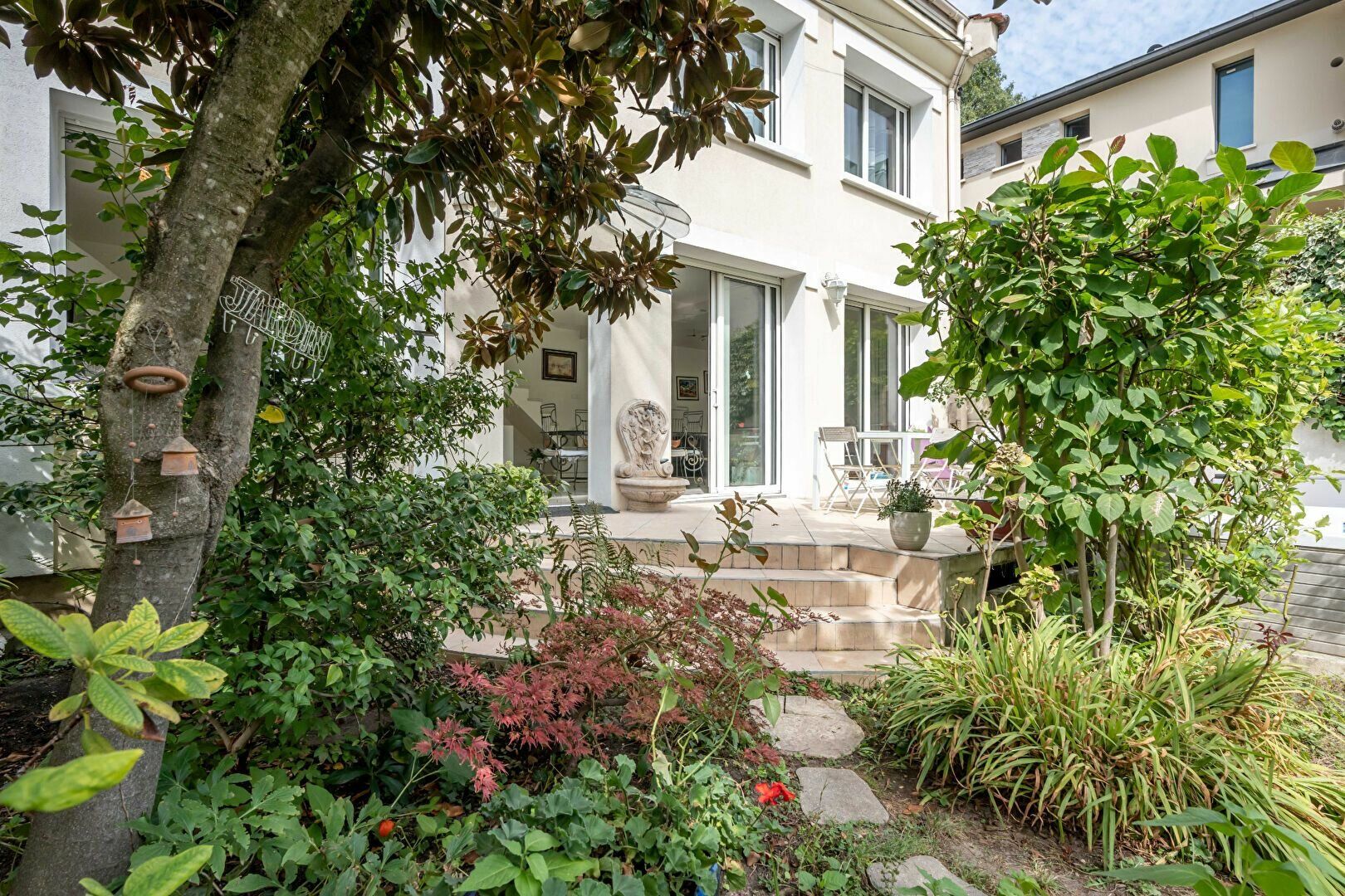Maison à vendre 5 160.02m2 à Nogent-sur-Marne vignette-1