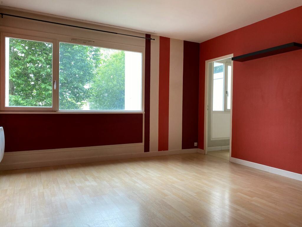 Appartement à louer 2 m2 à Saint-Jean-de-Braye vignette-1