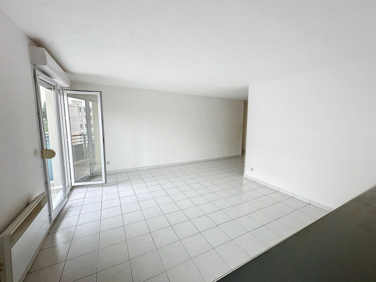 Appartement à vendre 2 51m2 à Avignon vignette-3