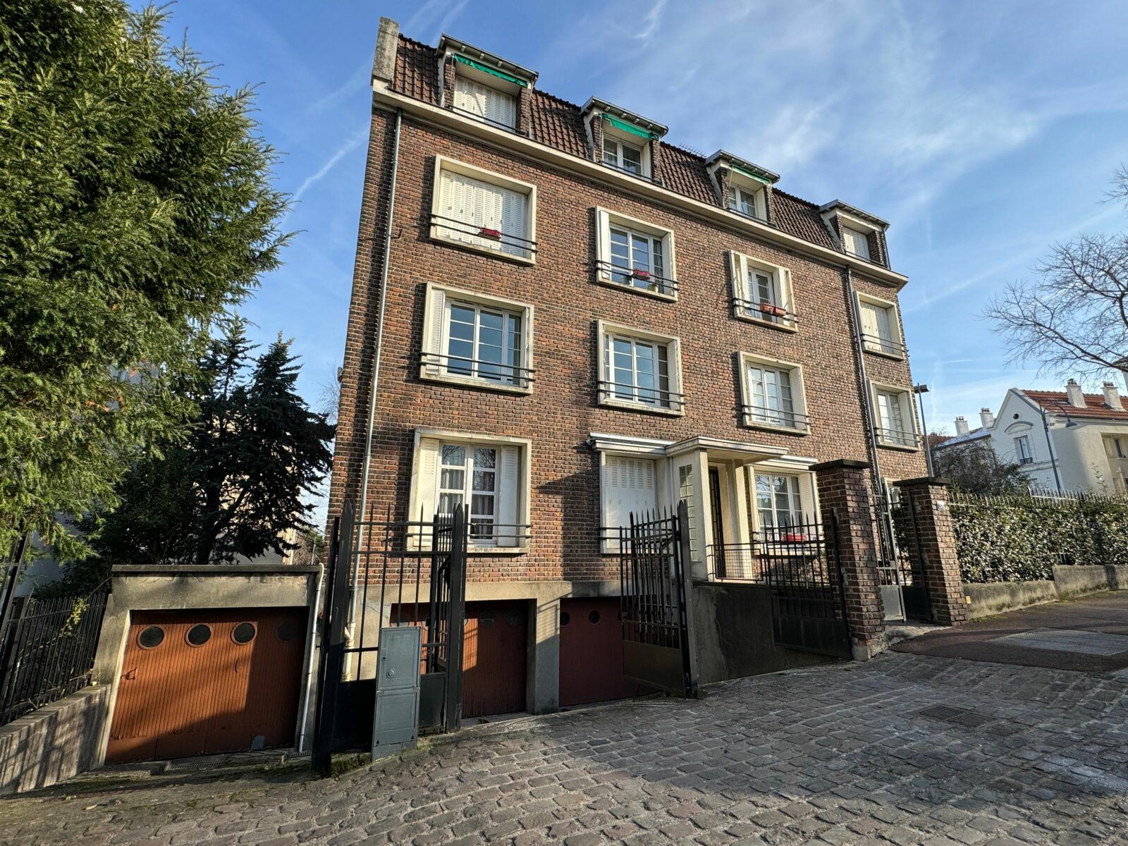 Appartement à vendre 6 141.53m2 à Bourg-la-Reine vignette-4