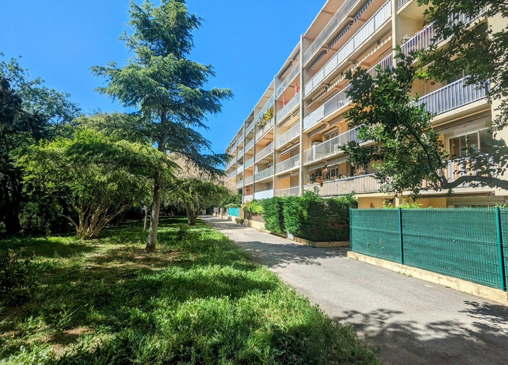 Appartement à vendre 2 m2 à Toulon vignette-1