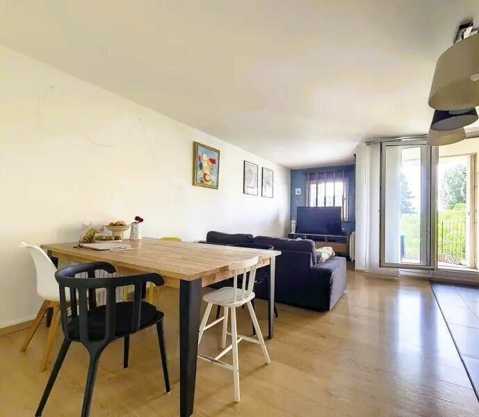 Appartement à vendre 4 0m2 à Chennevières-sur-Marne vignette-2