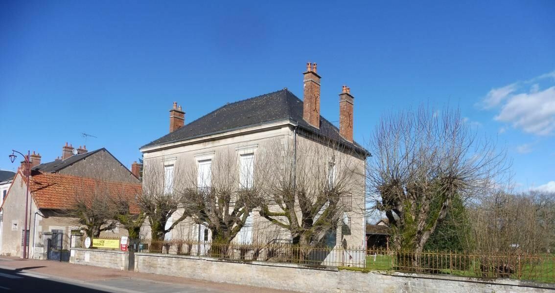 Maison à vendre 6 257m2 à Cercy-la-Tour vignette-1