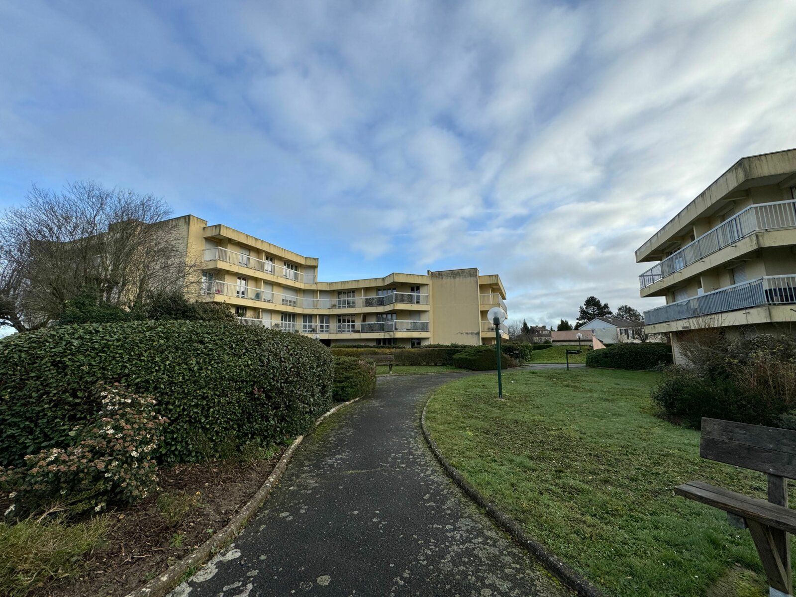 Appartement à vendre 3 66.89m2 à Le Mesnil-Saint-Denis vignette-1
