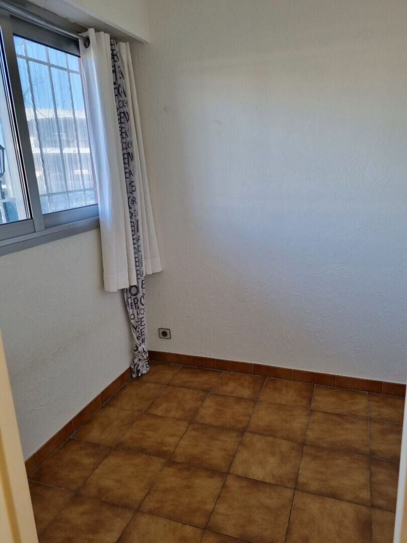 Appartement à vendre 2 25m2 à Villeneuve-Loubet vignette-4