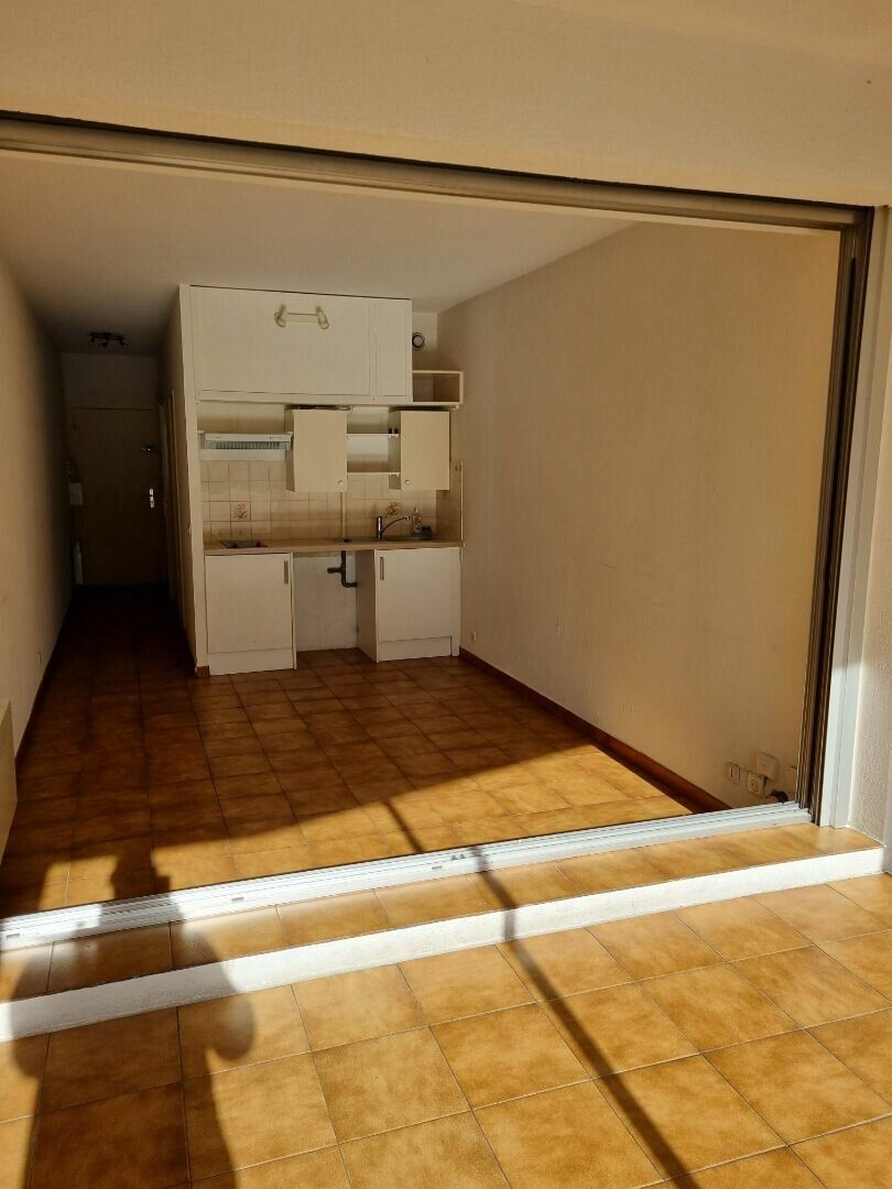 Appartement à vendre 2 25m2 à Villeneuve-Loubet vignette-2