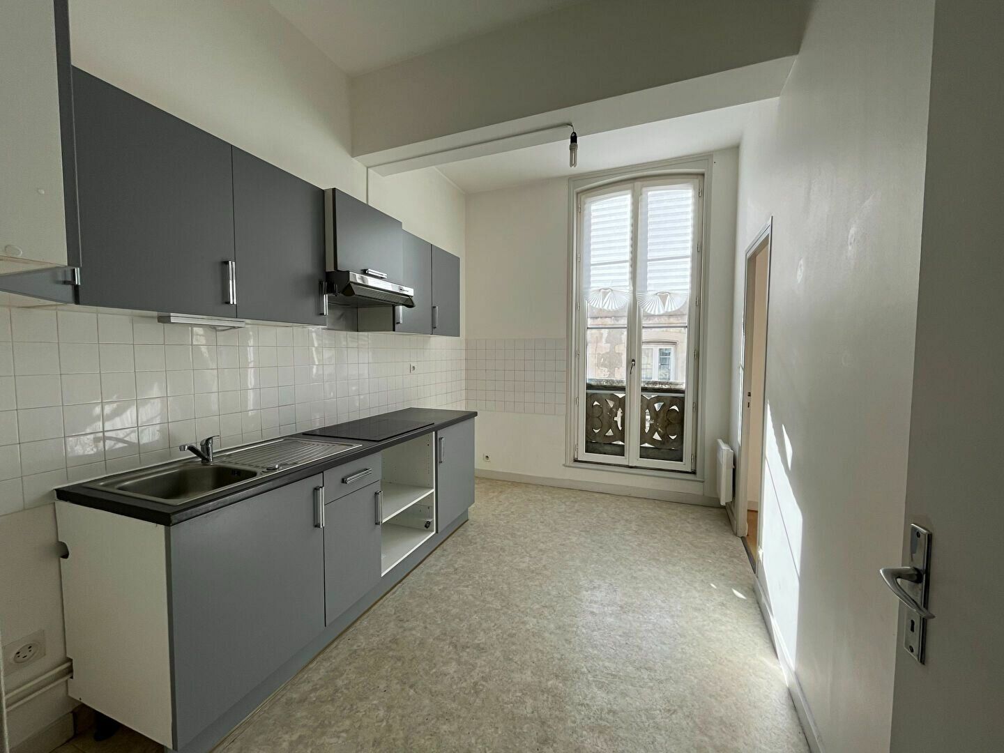 Appartement à vendre 2 62m2 à La Rochelle vignette-4