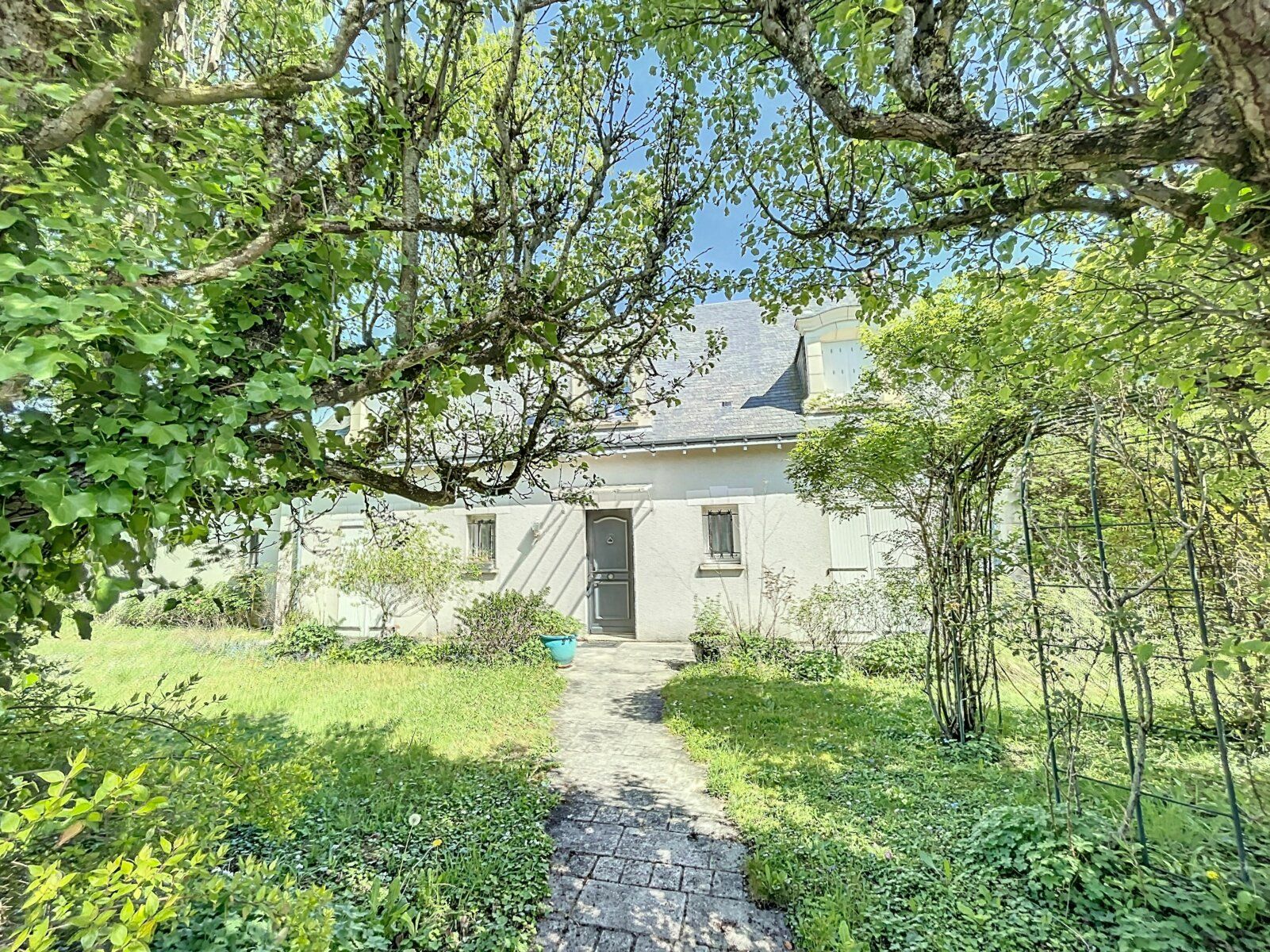 Maison à vendre 6 167m2 à Saint-Cyr-sur-Loire vignette-1