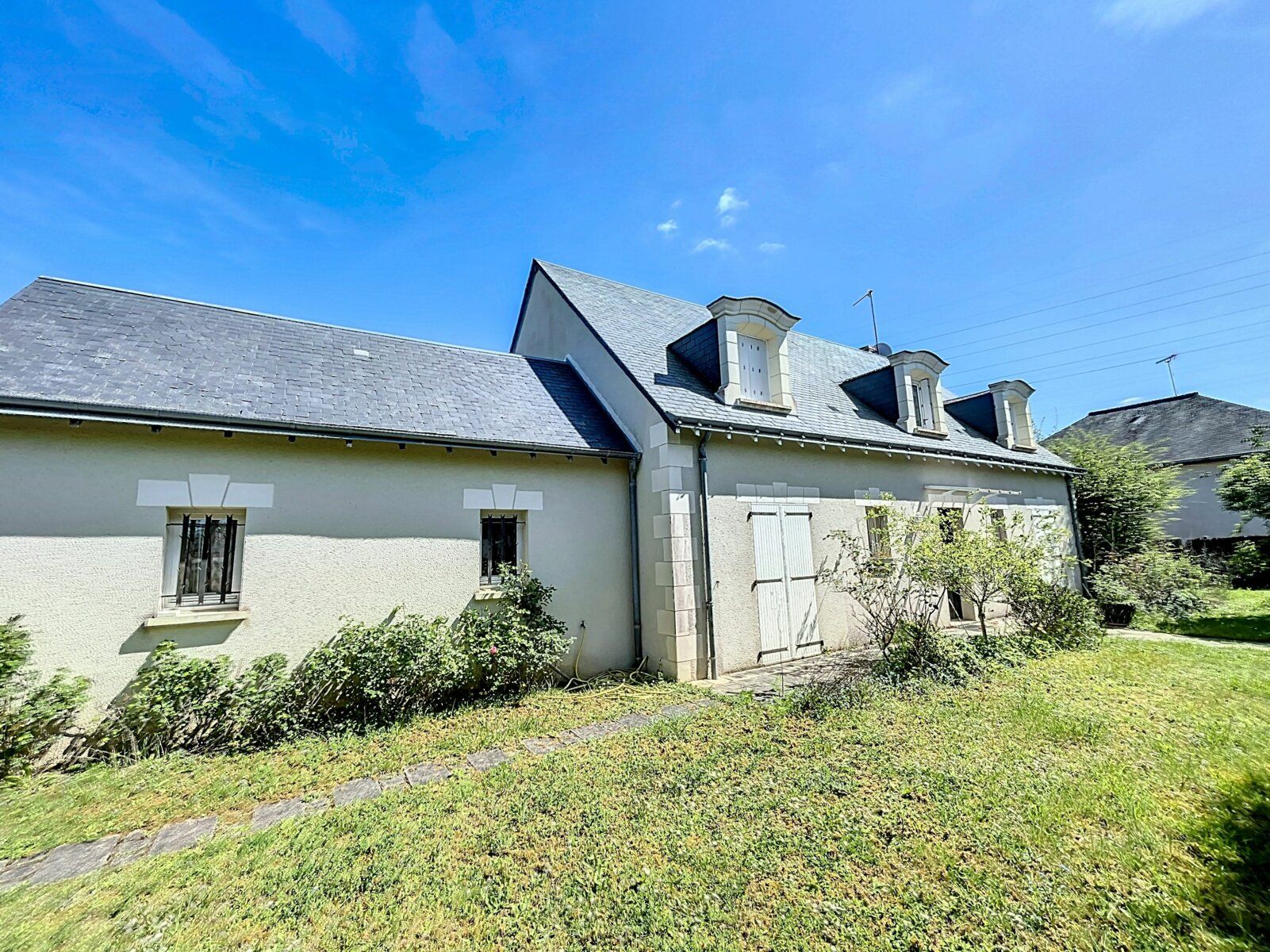 Maison à vendre 6 167m2 à Saint-Cyr-sur-Loire vignette-2
