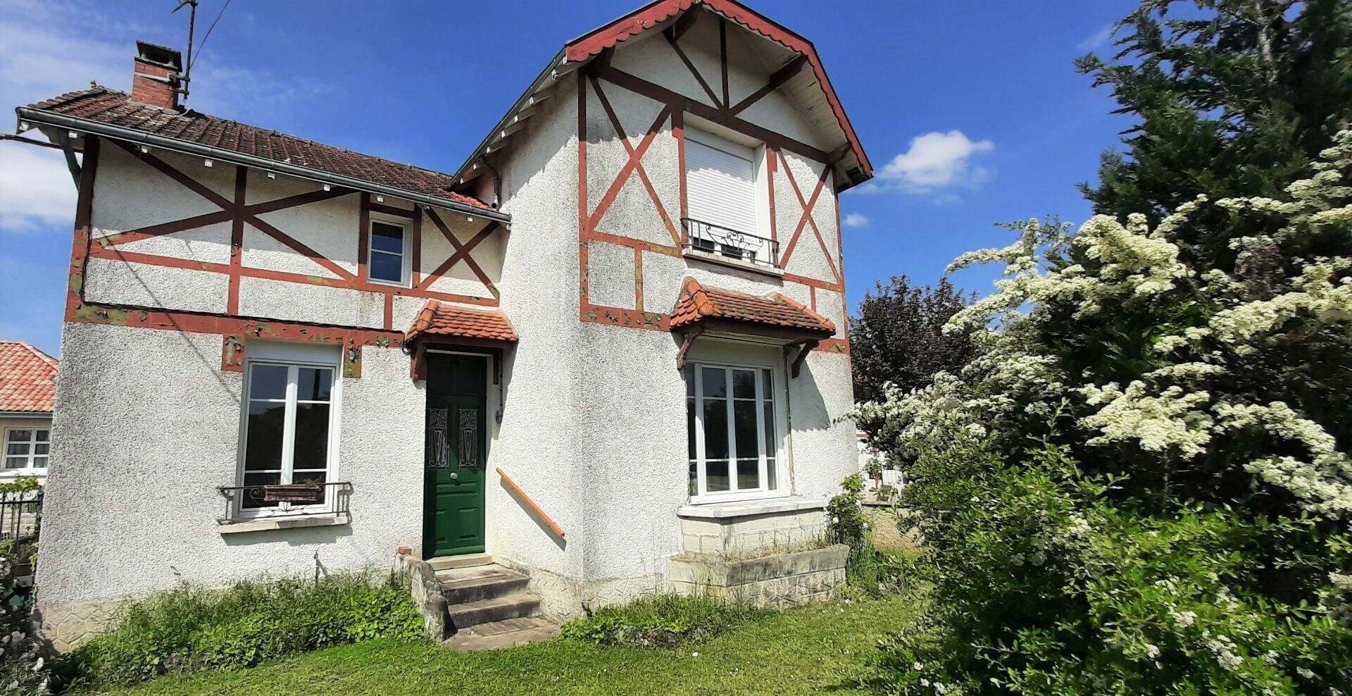 Maison à vendre 5 78m2 à Lussac-les-Châteaux vignette-1