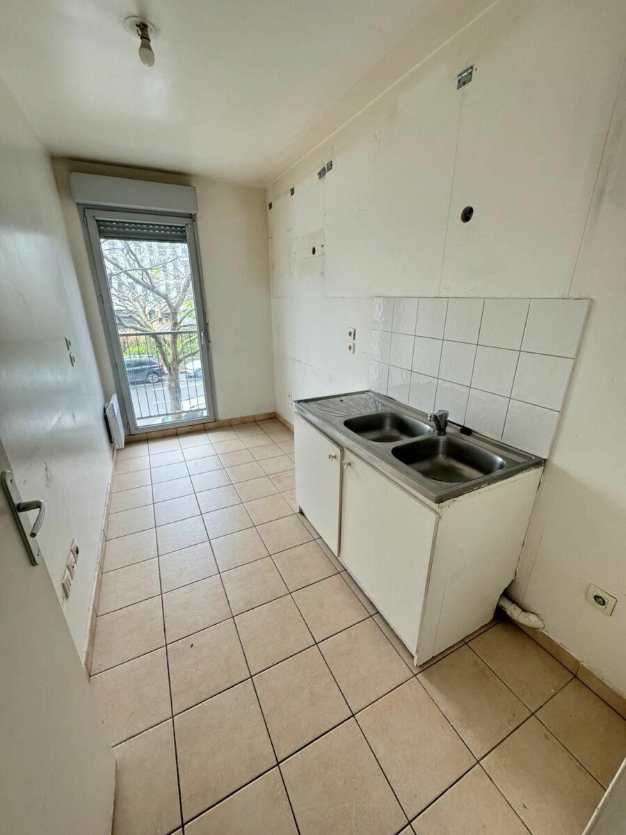 Appartement à vendre 3 60.5m2 à Saint-Denis vignette-4