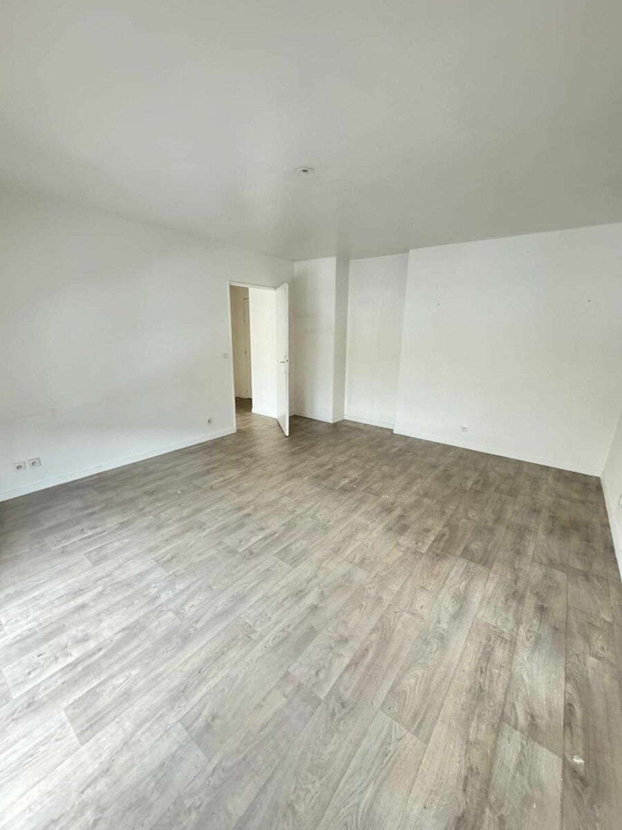 Appartement à vendre 3 60.5m2 à Saint-Denis vignette-1