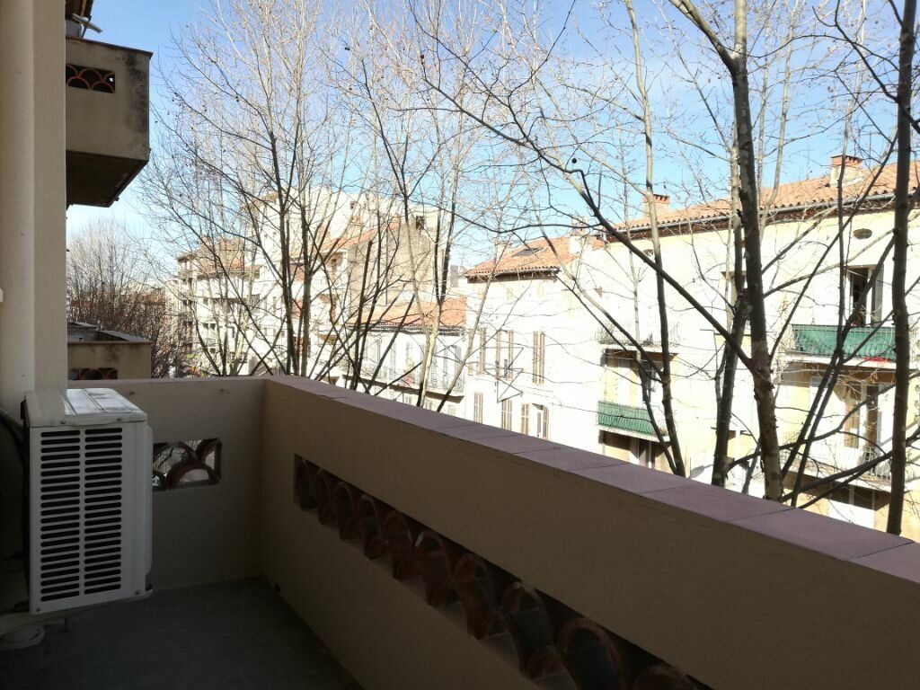 Appartement à louer 2 m2 à Toulon vignette-6