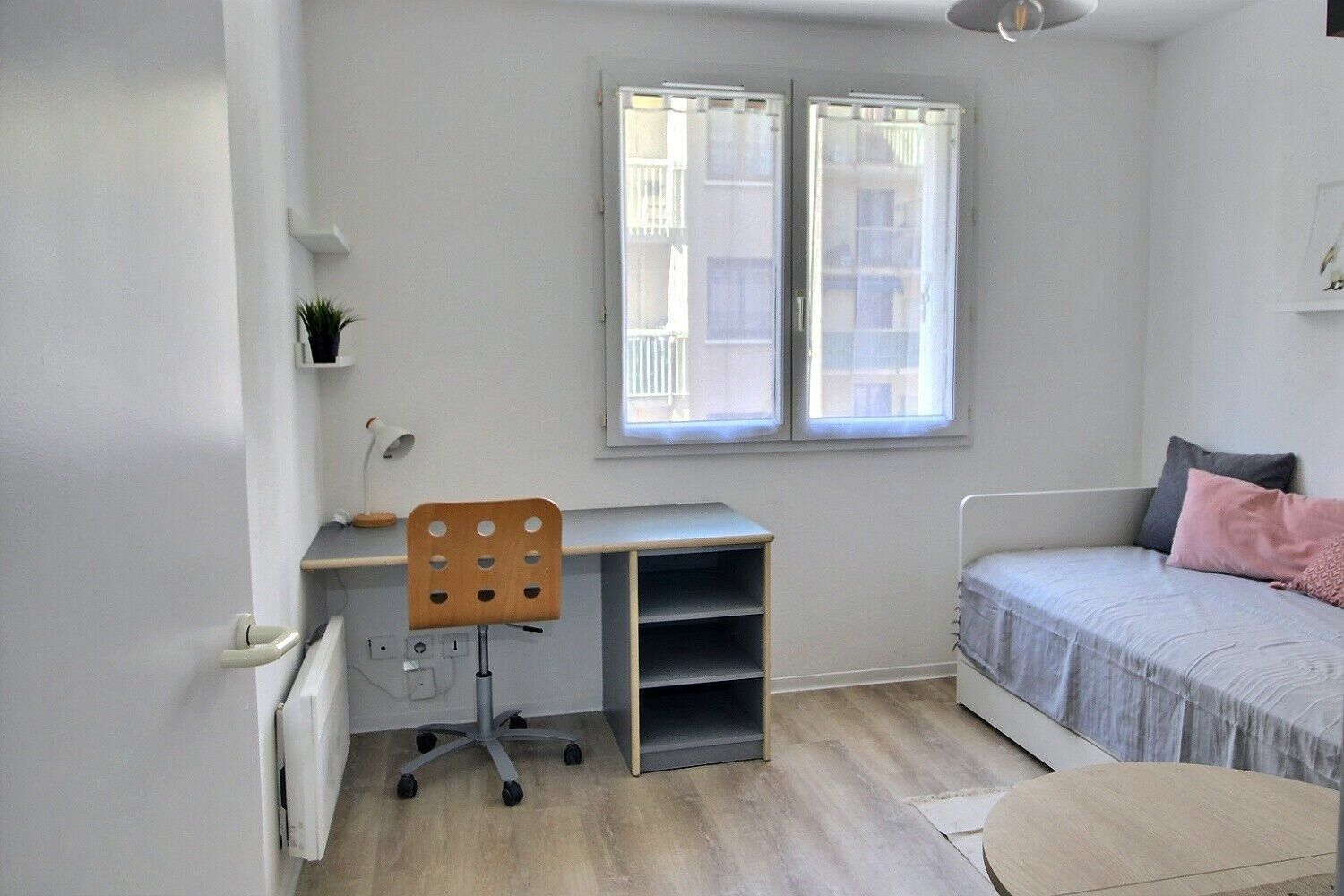Appartement à louer 1 m2 à Marseille 5 vignette-2