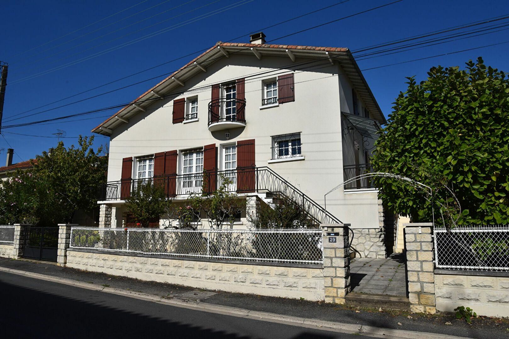 Maison à vendre 6 150m2 à La Rochefoucauld vignette-1