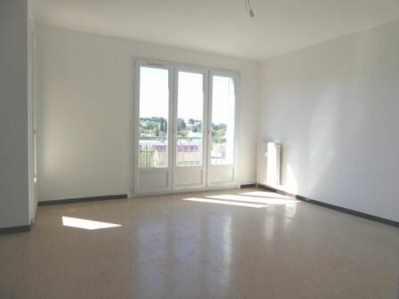 Appartement à vendre 3 66.79m2 à Salon-de-Provence vignette-3