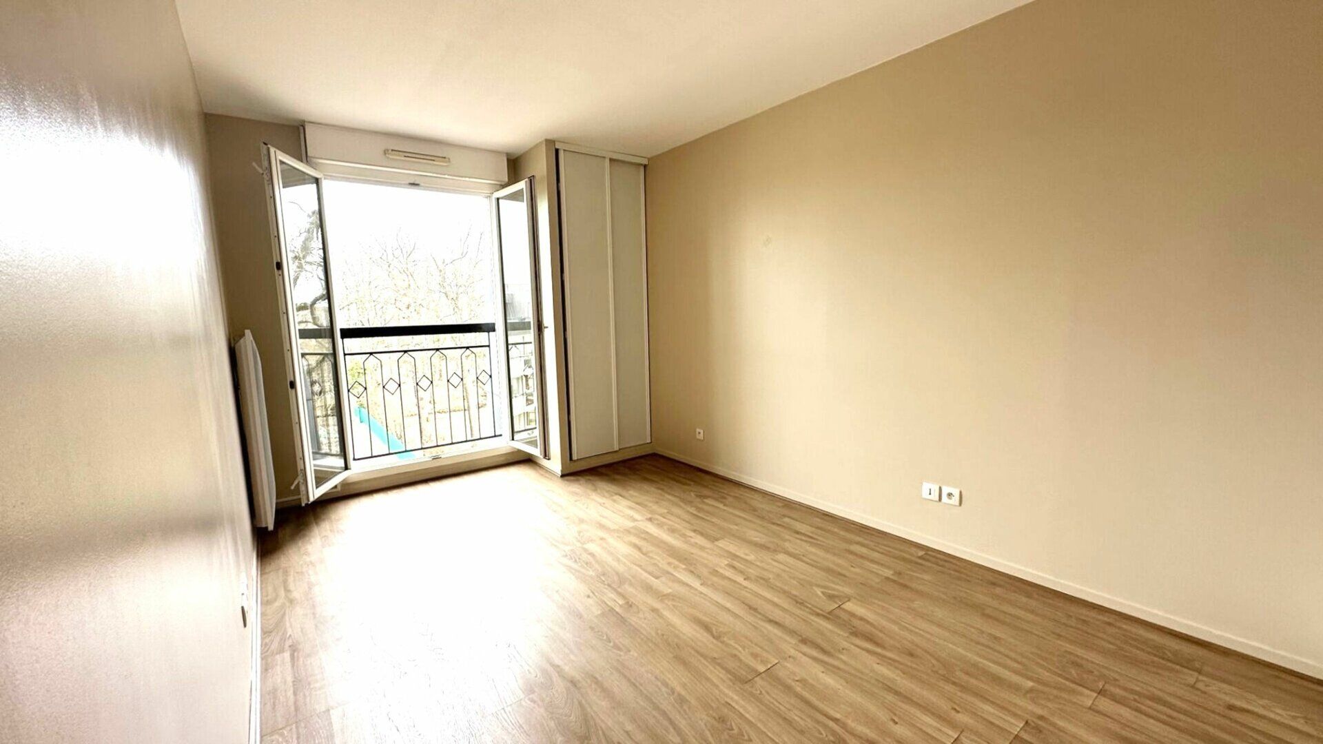 Appartement à vendre 2 46.61m2 à Le Plessis-Trévise vignette-4
