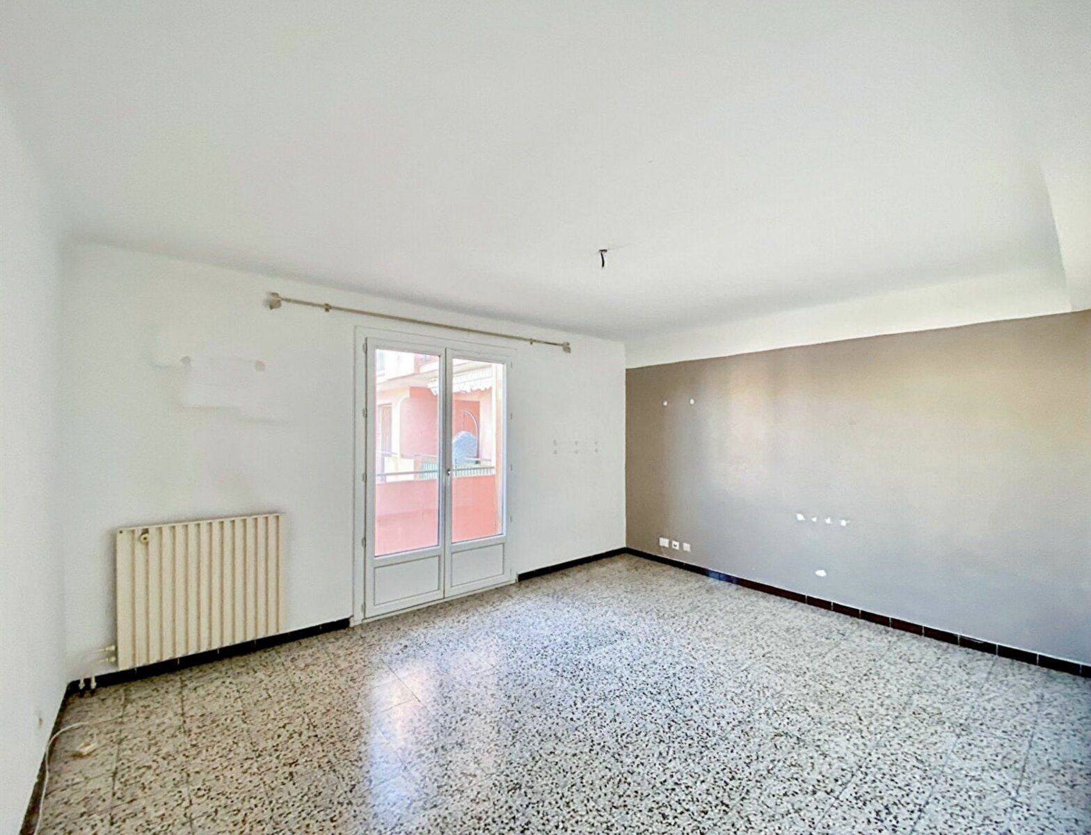 Appartement à vendre 3 56.98m2 à Saint-Raphaël vignette-4