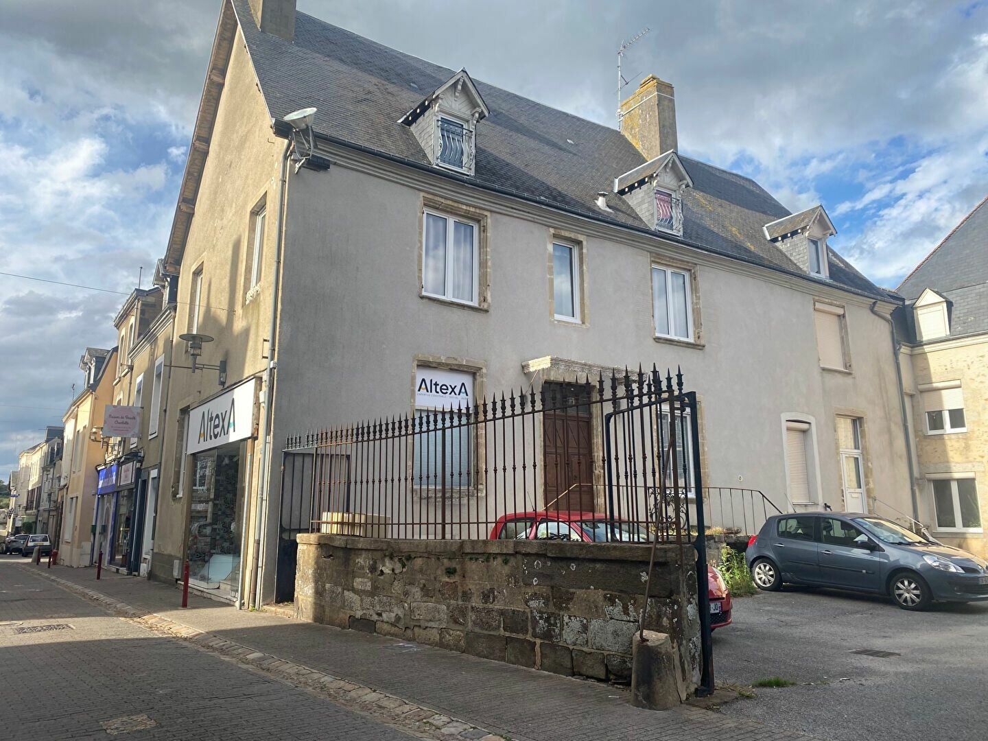 Maison à vendre 8 200m2 à Fresnay-sur-Sarthe vignette-1