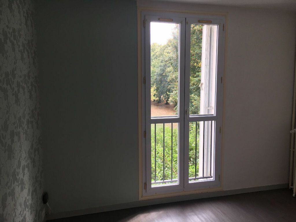 Appartement à louer 4 m2 à Rochefort vignette-6