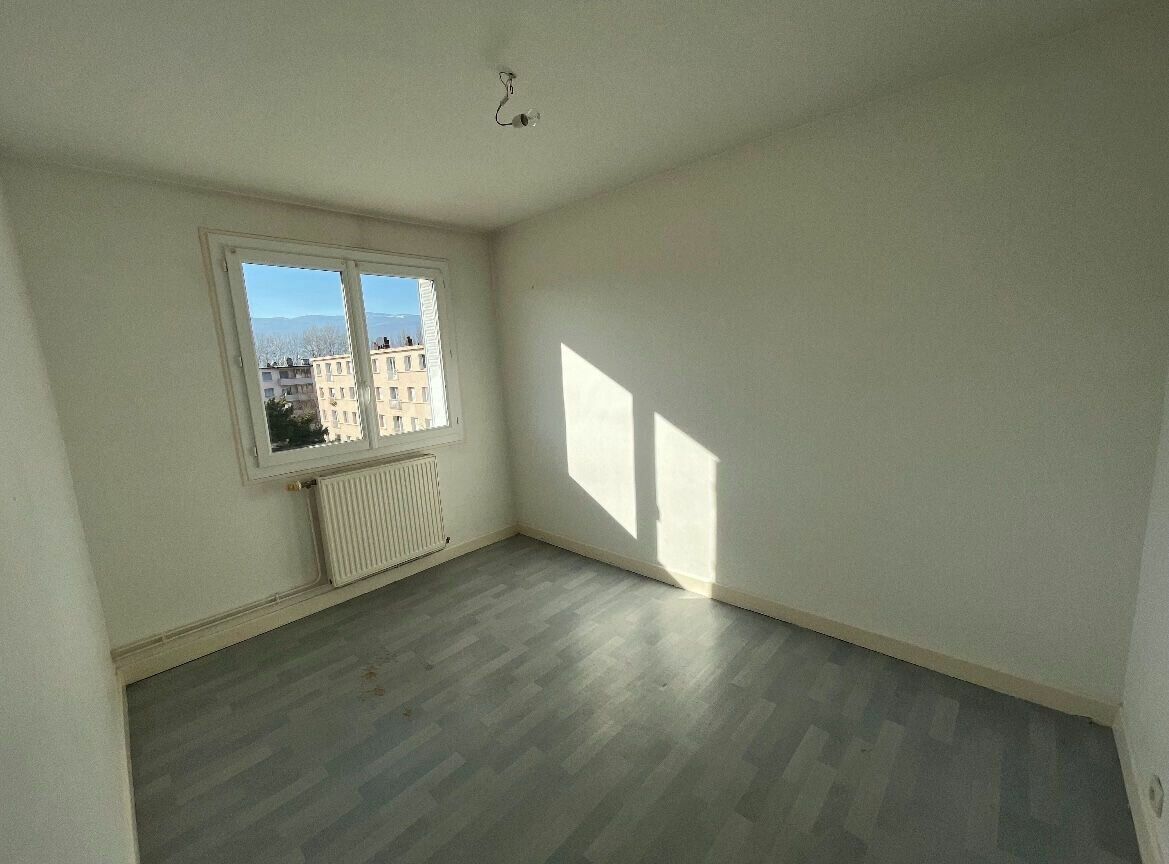 Appartement à vendre 3 m2 à Saint-Martin-d'Hères vignette-8